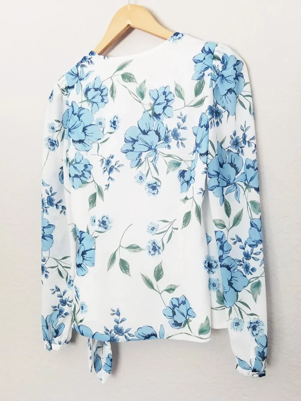 Yumi Kim Kiss And Make Up Wrap Tie Blouse Top S Precious Moments Floral $138
